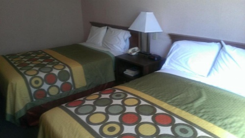 Super 8 by Wyndham West Haven image 20